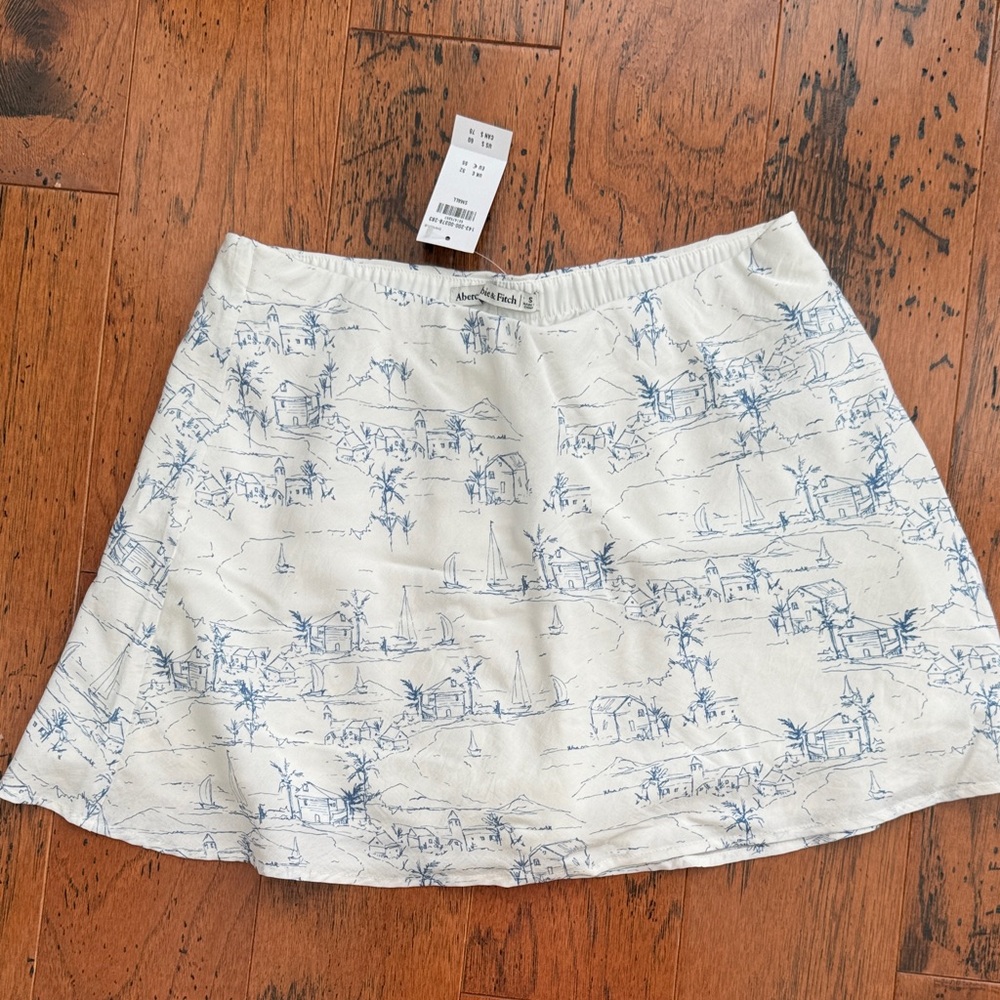 Abercrombie & Fitch flirty mini skort NWT